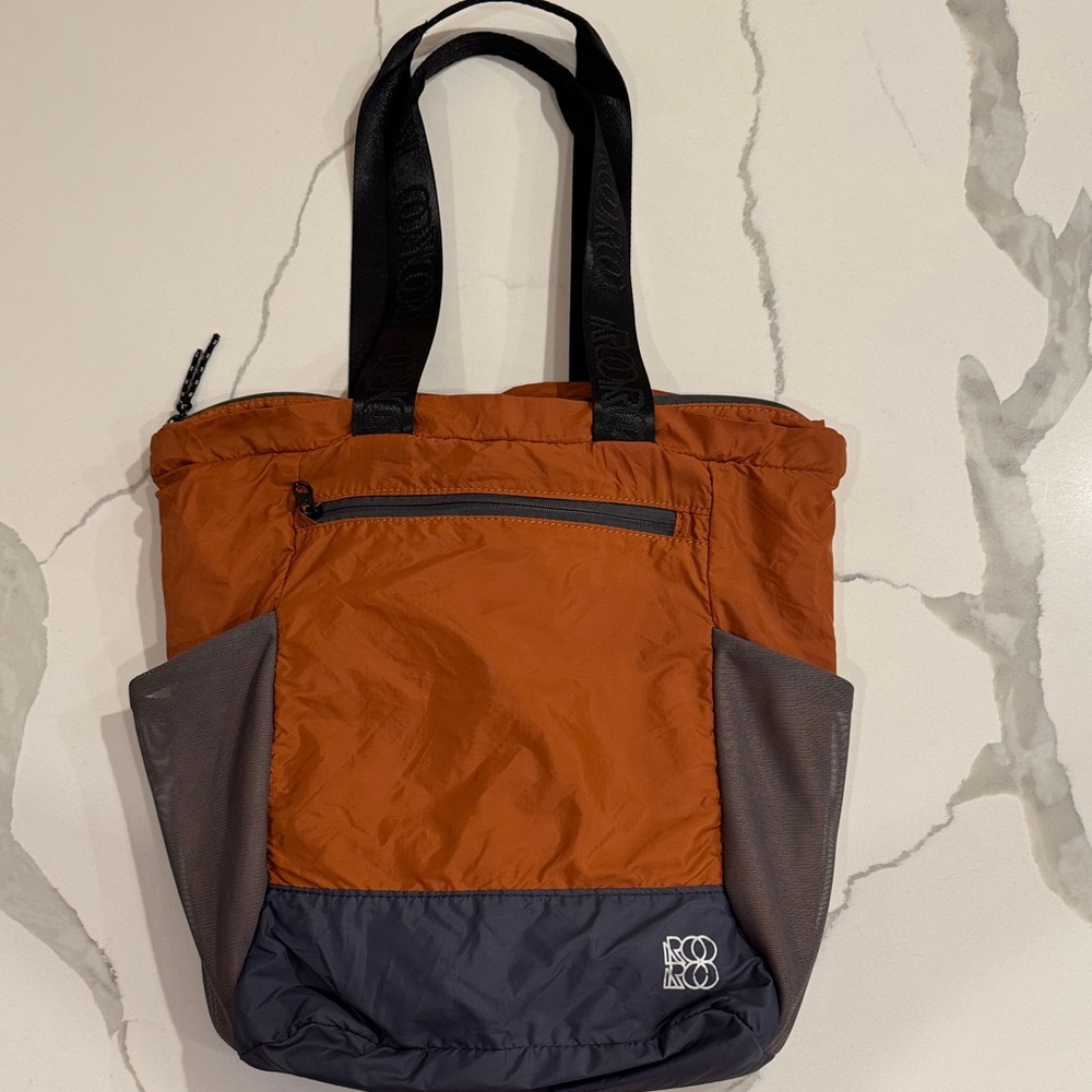 Stylish/roomy backpack/tote bag